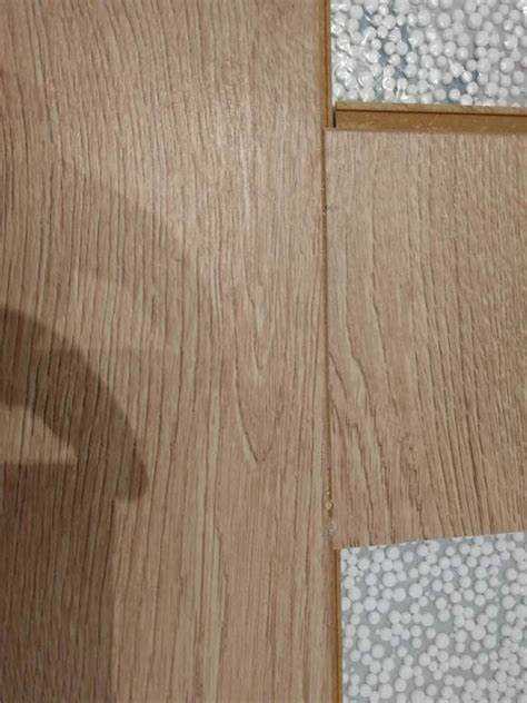 Особенности конструкции замков ламината и их уязвимости к влаге