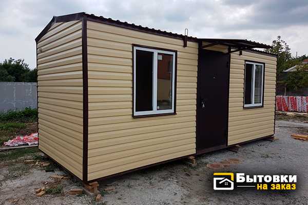 Как выбрать бюджетный и эстетичный потолочный материал