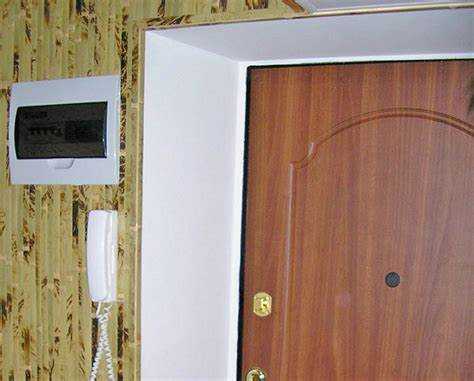 Комбинирование материалов при оформлении откосов