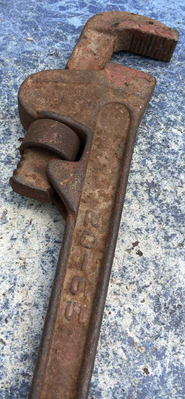 Какой инструмент выбрать для работы с трубами