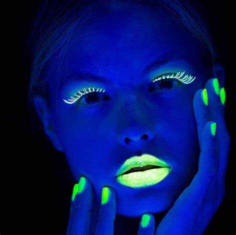 Применение люминесцентной краски в интерьерных и наружных работах