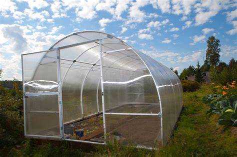 Чем отличается поликарбонат премиум от стандарта для теплиц