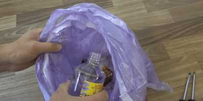 Можно ли использовать спирт, ацетон и растворители для чистки пластика