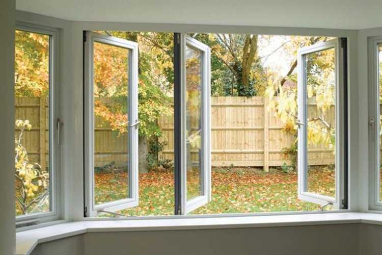 Удаление старых следов канцелярского скотча с обоев без риска отслоения