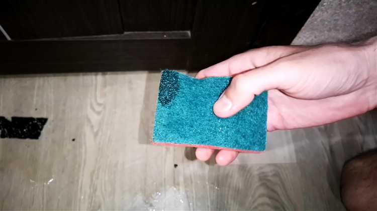 Когда использовать фен при удалении скотча со стен и как избежать пятен