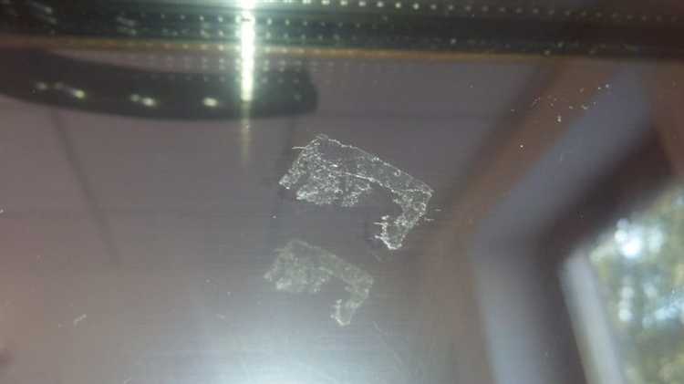 Чем оттереть липкие следы от бумажного скотча с окрашенной стены