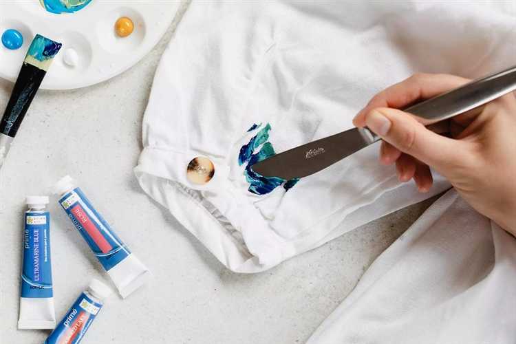 Подходит ли спирт для удаления смазки с деликатных тканей
