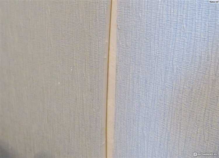 Подклейка обоев на смесь муки и воды