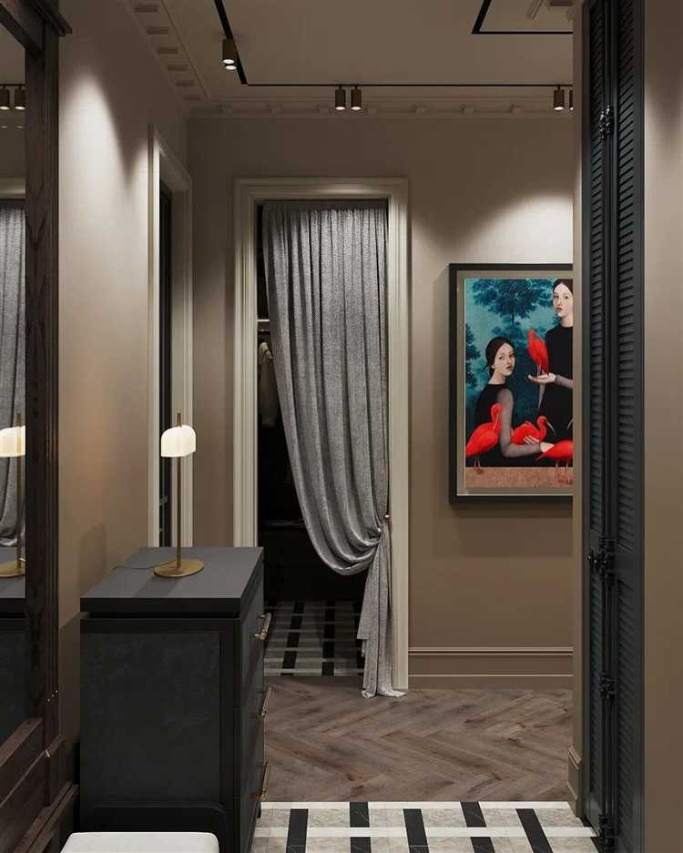 Использование фиксатора с пружинным механизмом для тяжелых дверей