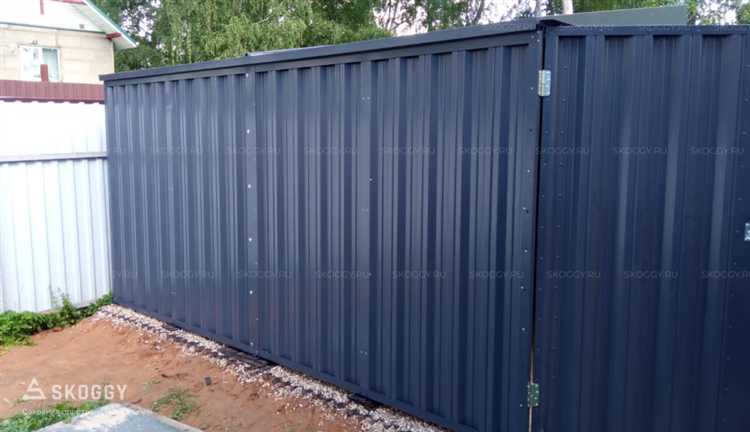 Чем покрасить сарай из досок снаружи надолго