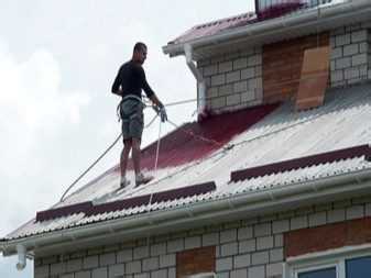 Как ухаживать за окрашенным шифером, чтобы сохранить покрытие