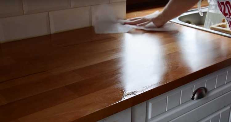 Использование масляных и восковых пропиток для защиты поверхности