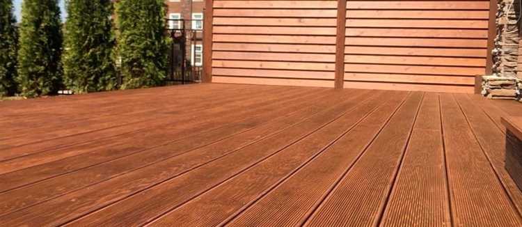 Выбор масел для защиты лиственничной террасной доски