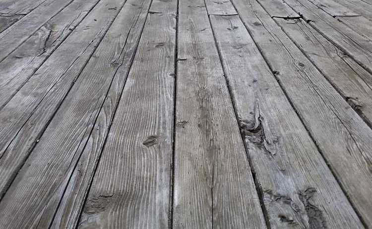 Применение специализированных лаков для наружных деревянных покрытий