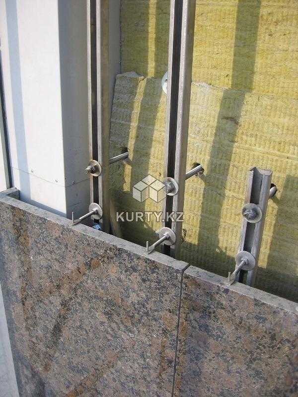 Чем приклеить металл к граниту на улице