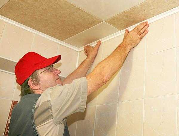 Как избежать отслаивания плитки: правила нанесения клея на пенополистирол