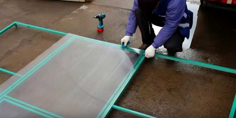 Как нанести клей для получения прочного шва