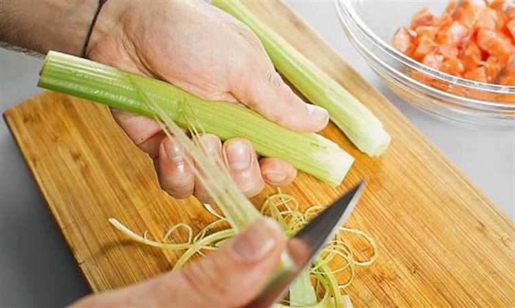 Как убирать и утилизировать скошенную сухую растительность