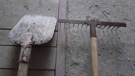 Применение растительных масел для предотвращения прилипания глины