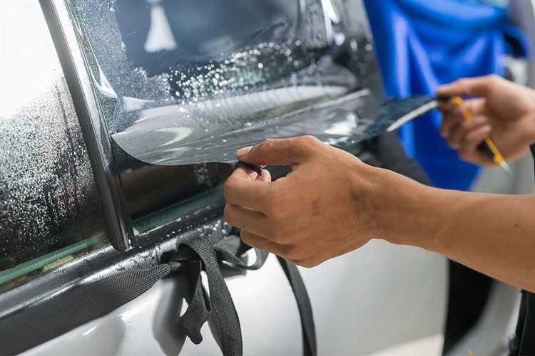 Чем убрать краску со стекла автомобиля