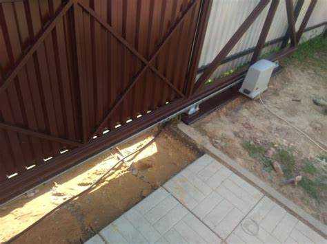 Съёмные и стационарные пороговые планки для распашных ворот