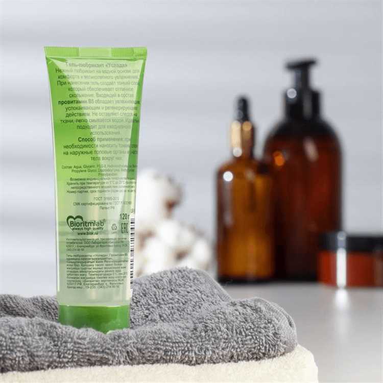 Удаление напечатанного текста с помощью ластика для чернильных ручек