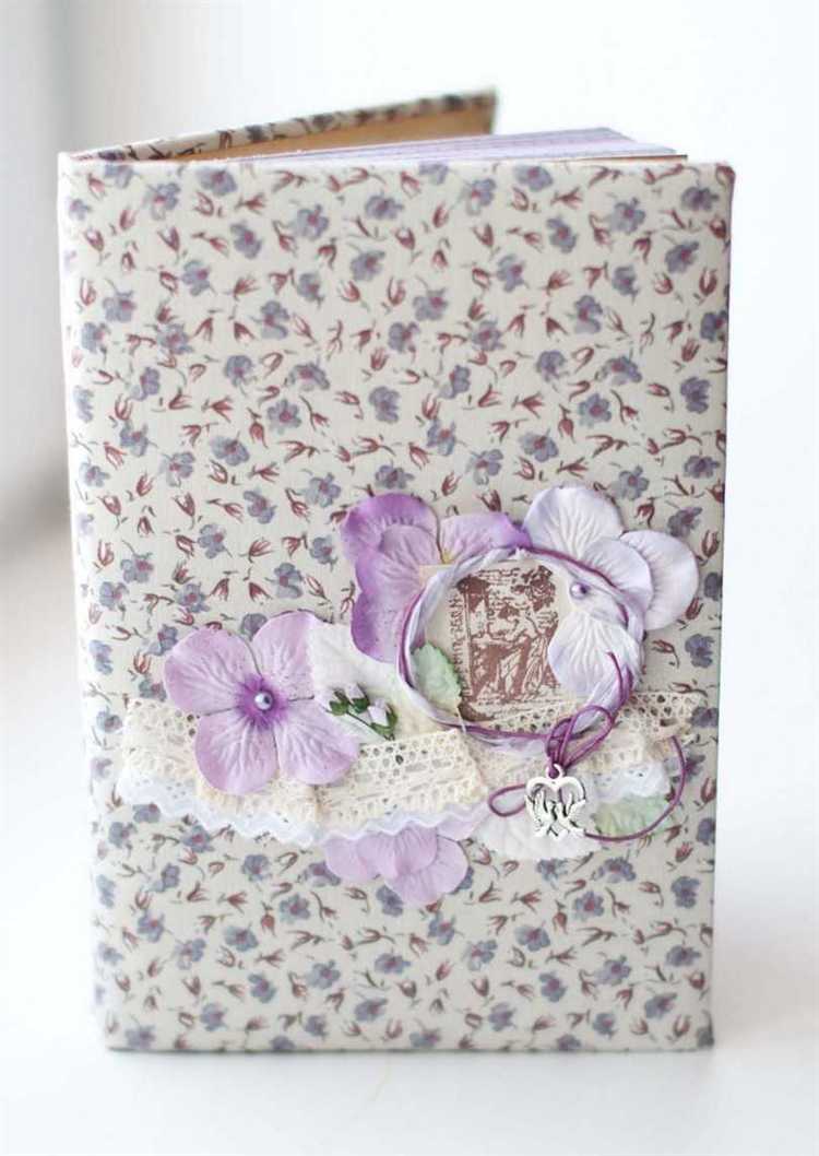 Применение обложки от тетради в декоре интерьерных предметов