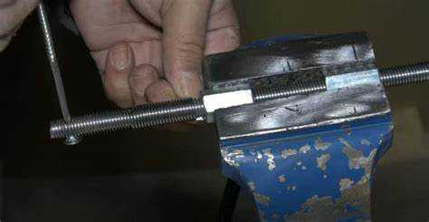 Как использовать автомобильную пружину в самодельной коптильне