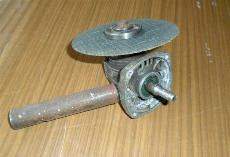 Как переделать редуктор болгарки для изготовления полировальных машин