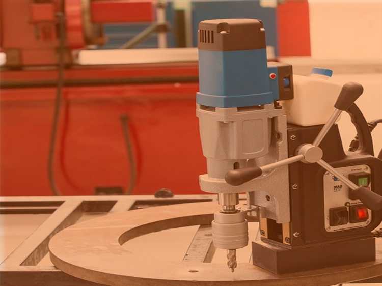 Нужно ли использовать охлаждение при сверлении металла и чем его заменить