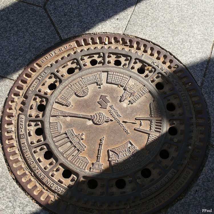 Что находится в канализационном люке