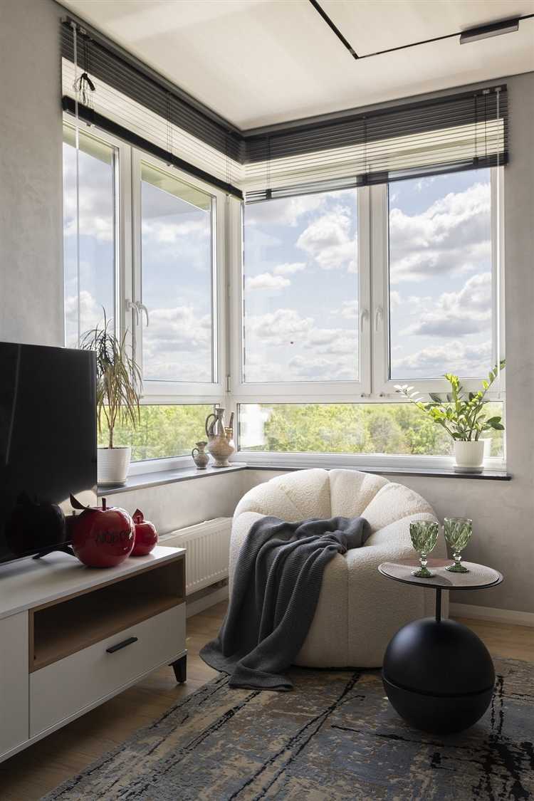 Использование угловых полок для хранения и декора