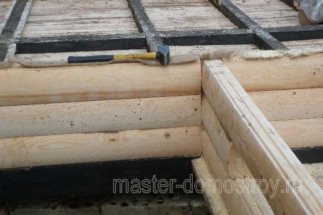 Применение гидроизоляционной мастики между брусом и фундаментом