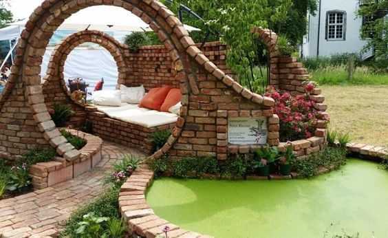 Как выложить садовую дорожку из остатков кирпича