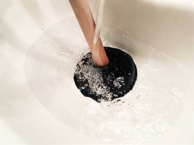 Особенности монтажа душевой стойки с изливом