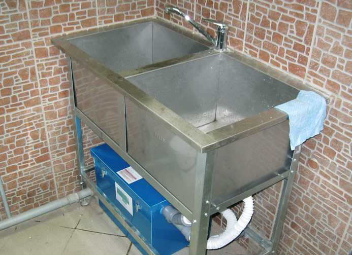 Материалы корпуса: из чего изготавливают жироуловители и как выбрать