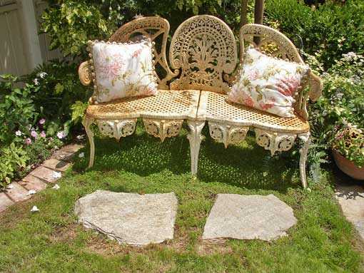 Идеи для сезонного оформления двора: весна, лето, осень