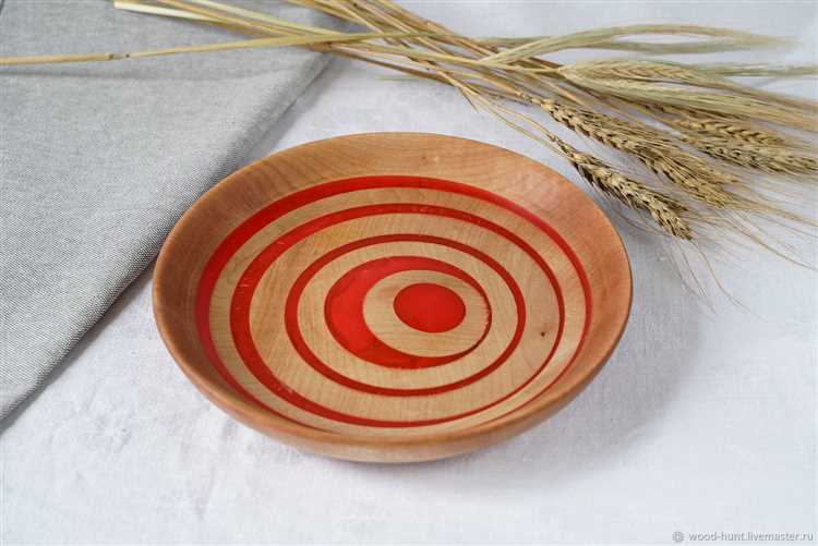 Добавление пигментов и декоративных элементов в смолу