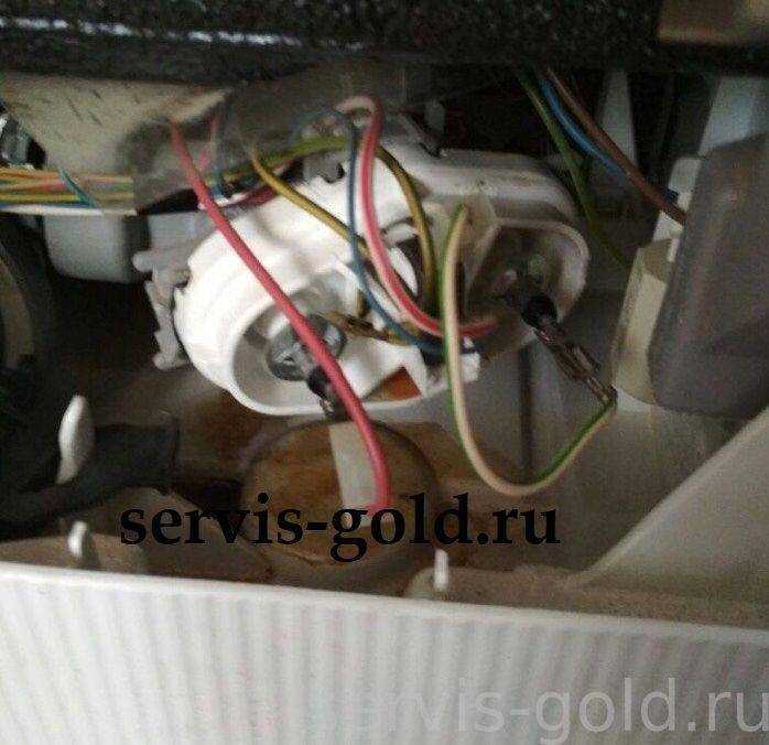 Где обычно располагается тэн в корпусе посудомоечной машины