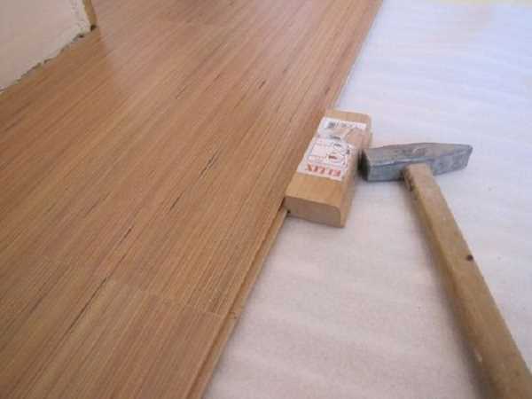 Устранение посторонних предметов под ламинатом