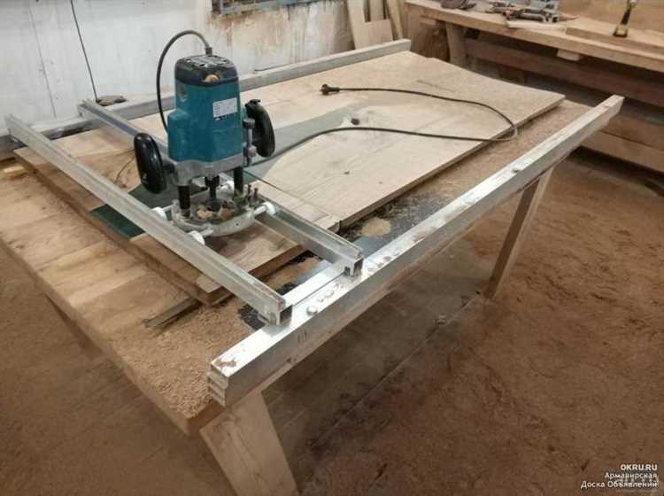 Регулировка подъёма и смены фрезы снизу