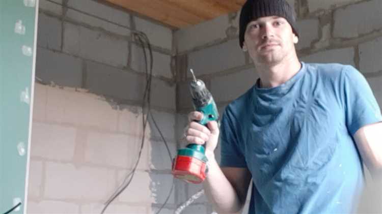 Разметка места штробления на стене из газобетона