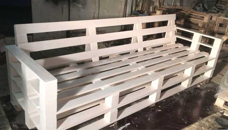 Как обрезать и соединить элементы поддонов для каркаса скамейки
