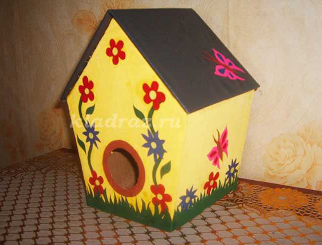 Куда и как повесить скворечник из картона в помещении