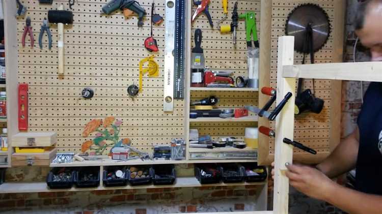 Инструменты, необходимые для сборки столика в походных условиях