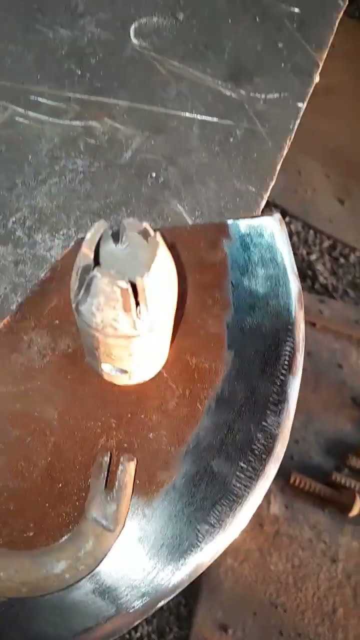 Методы вырезания и формовки металлического лезвия тяпки