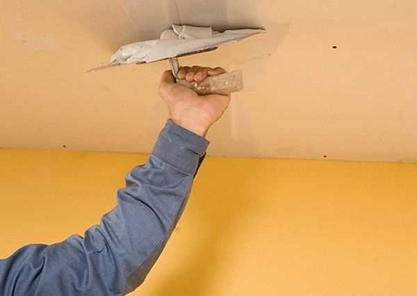 Как заделать шурупы и отверстия на гипсокартоне