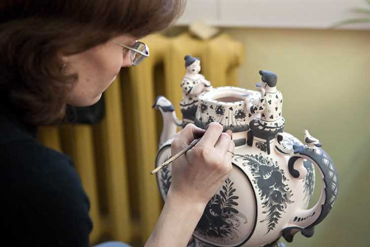 Как правильно нанести клей, чтобы избежать излишков