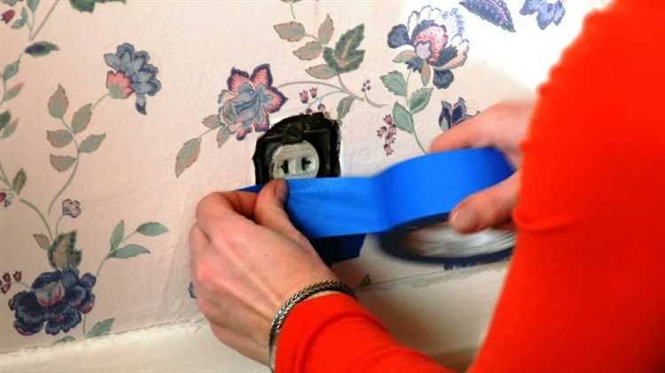 Как подготовить место розетки для последующей установки после поклейки