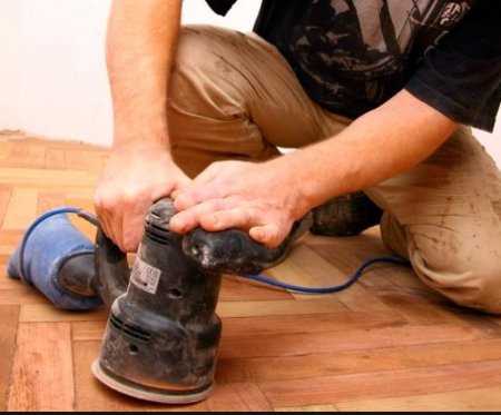 Применение тепловых методов для удаления лака с деревянного пола